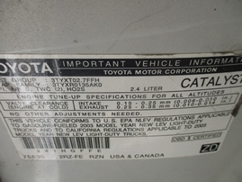 2003 TOYOTA TACOMA WHITE STD CAB 2.4L MT Z16400
